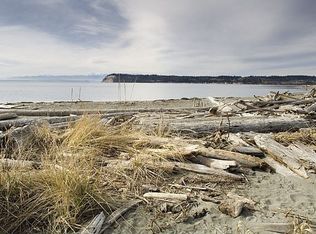 2633 Sunlight Beach Rd, Clinton, WA 98236