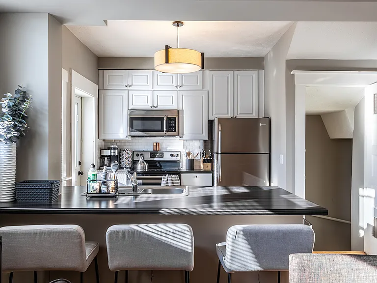 3913 Farnam — Photo 7