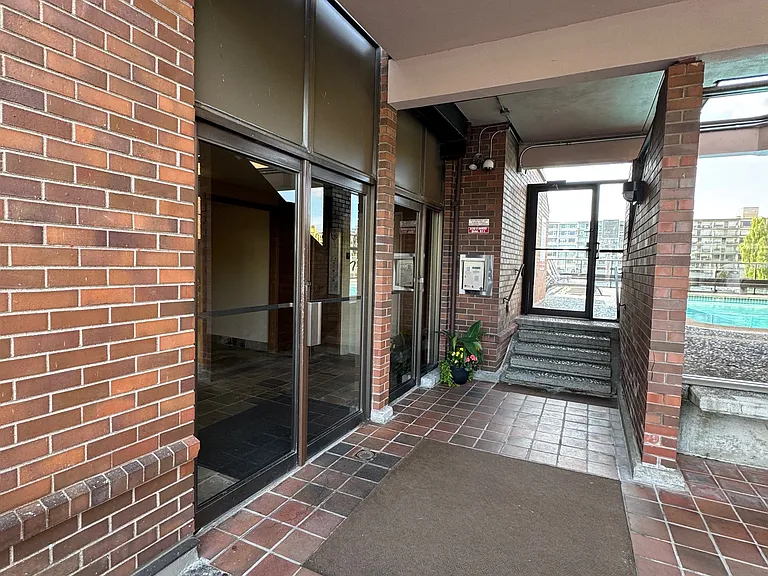2330 43rd Ave E #1 — Photo 5