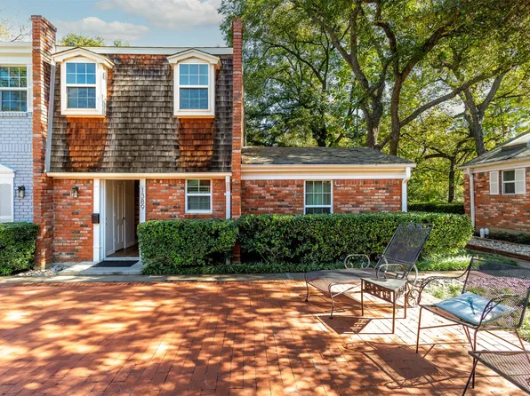 1389 Roaring Springs Rd, Fort Worth, TX 76114