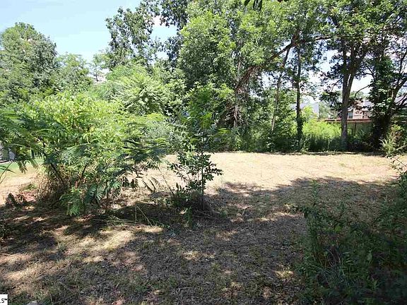 5th image of 33 Lazy Willow Dr