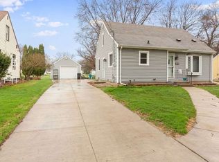 1701 S Jackson St, Appleton, WI 54915