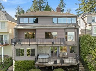 2869 SW Champlain Dr, Portland, OR 97205