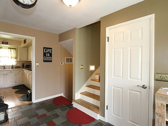3rd image of 301 Zimmer Dr