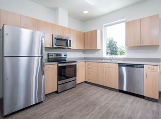 990 Broadway Apartment Homes, Salem, OR 97301