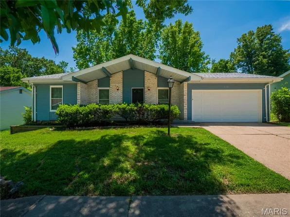 6766 Lesli Mari Ct, Florissant, MO 63033