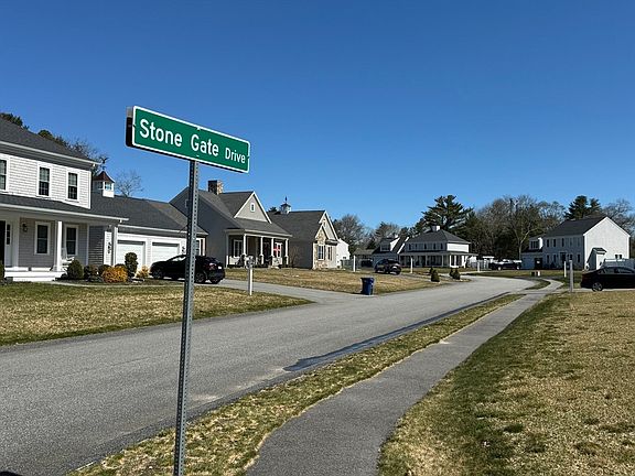 2nd image of 38 Stone Gate Dr