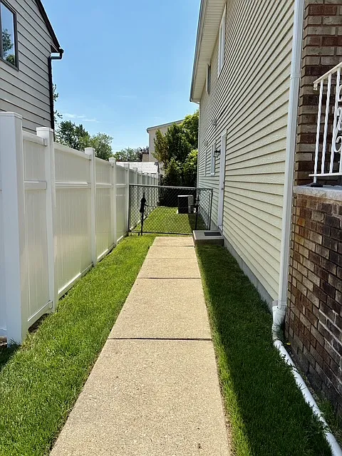 2 bed, 900 sqft, $2,250 — Photo 2