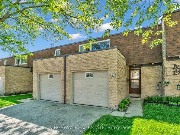 680 Regency Ct #104, Burlington, ON L7N 3L9
