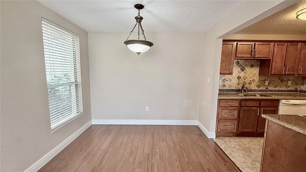 2 bed, 2.0 bath, 1002 sqft, $1,650 — Photo 4