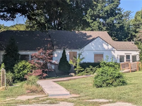 3834 NE Antioch Rd, Kansas City, MO 64117