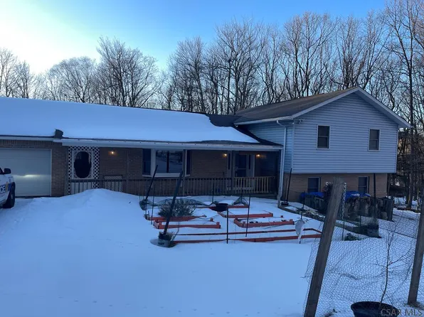 3736 Mount Carmel Dr, Windber, PA 15963
