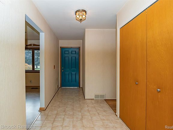 4th image of 304 Paragon Ave