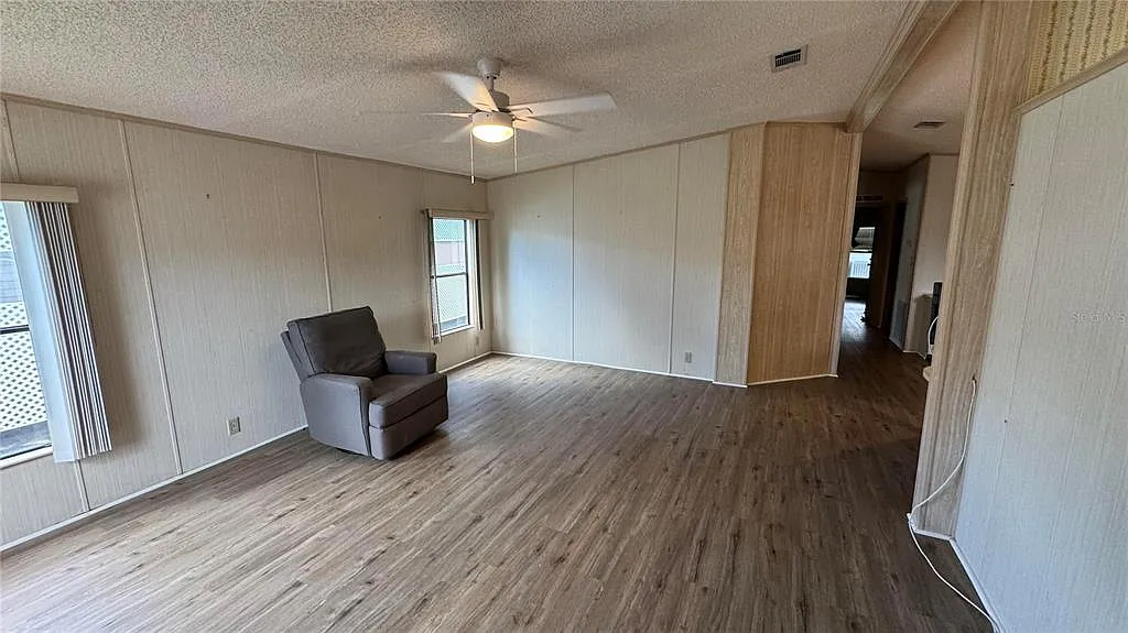 2 bed, 2.0 bath, 1304 sqft, $1,600 — Photo 4