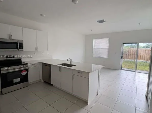 29240 SW 163rd Ct, Homestead, FL 33033