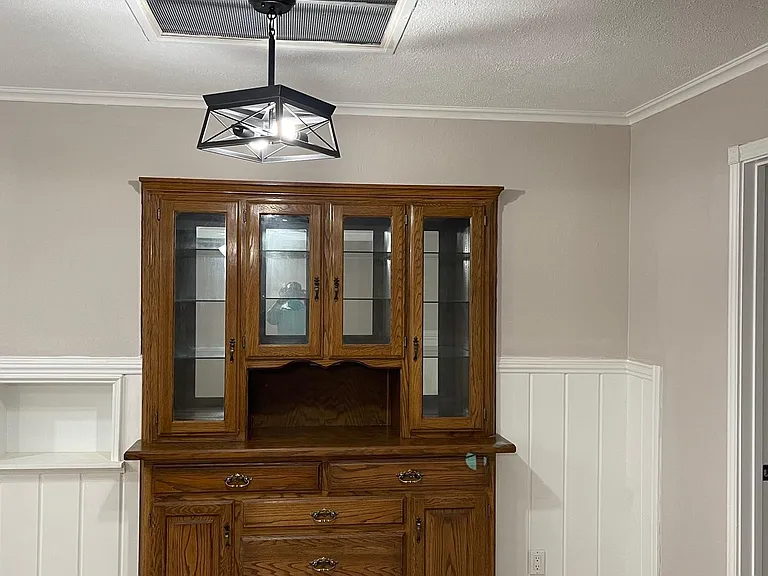 3611 Fleetwood Dr — Photo 10
