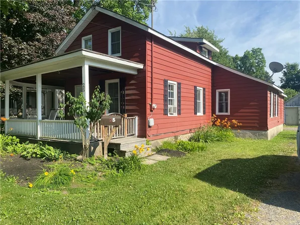 25 Hollister St, Dundee, NY 14837