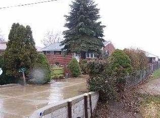 609 N Stadium Rd, Oregon, OH 43616