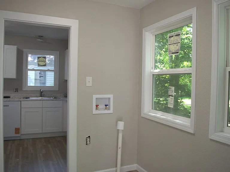 308 Benton St — Photo 11