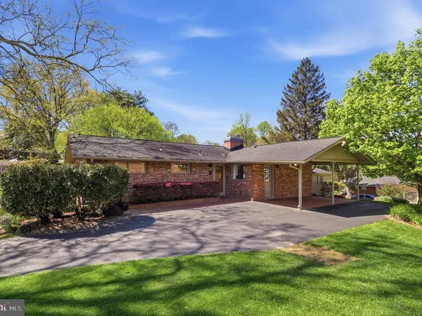 9924 Pinehurst Ave, Fairfax, VA 22030