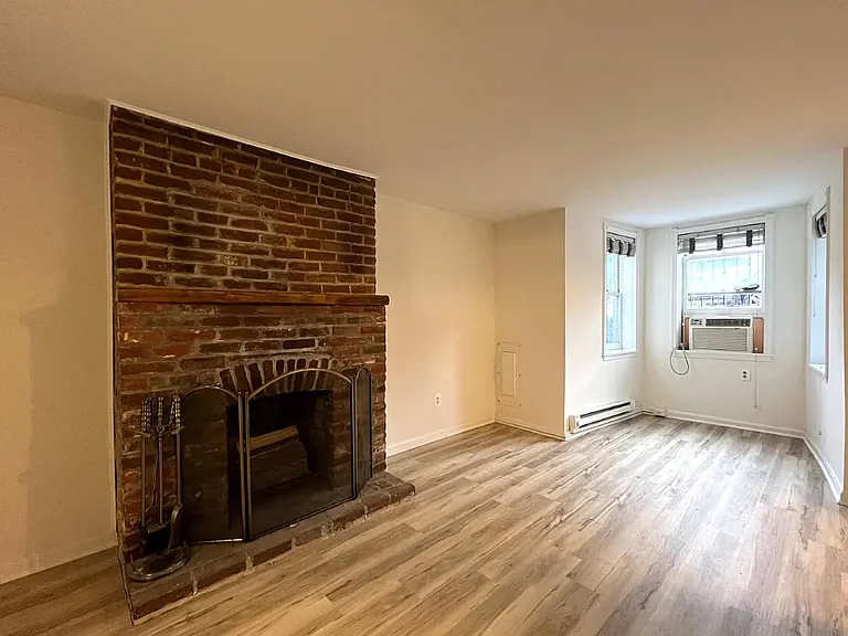 903 1/2 C St NE #B — Photo 6