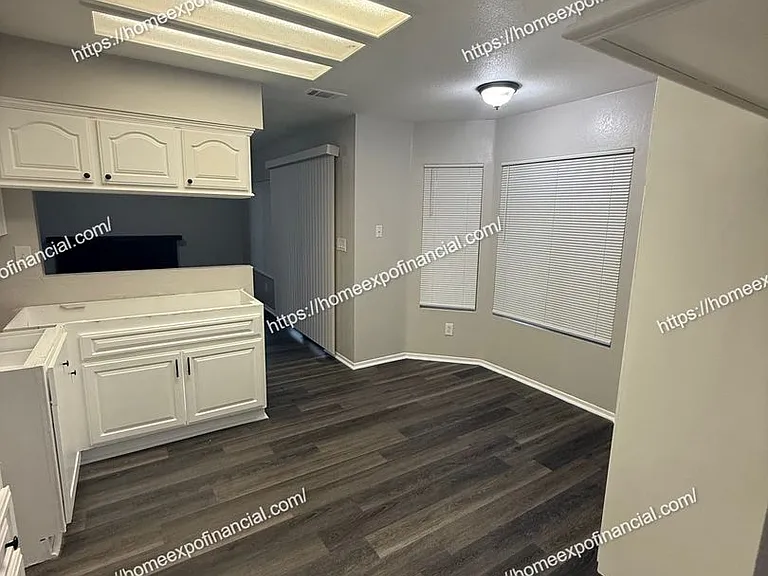 24612 Freeport Dr — Photo 32