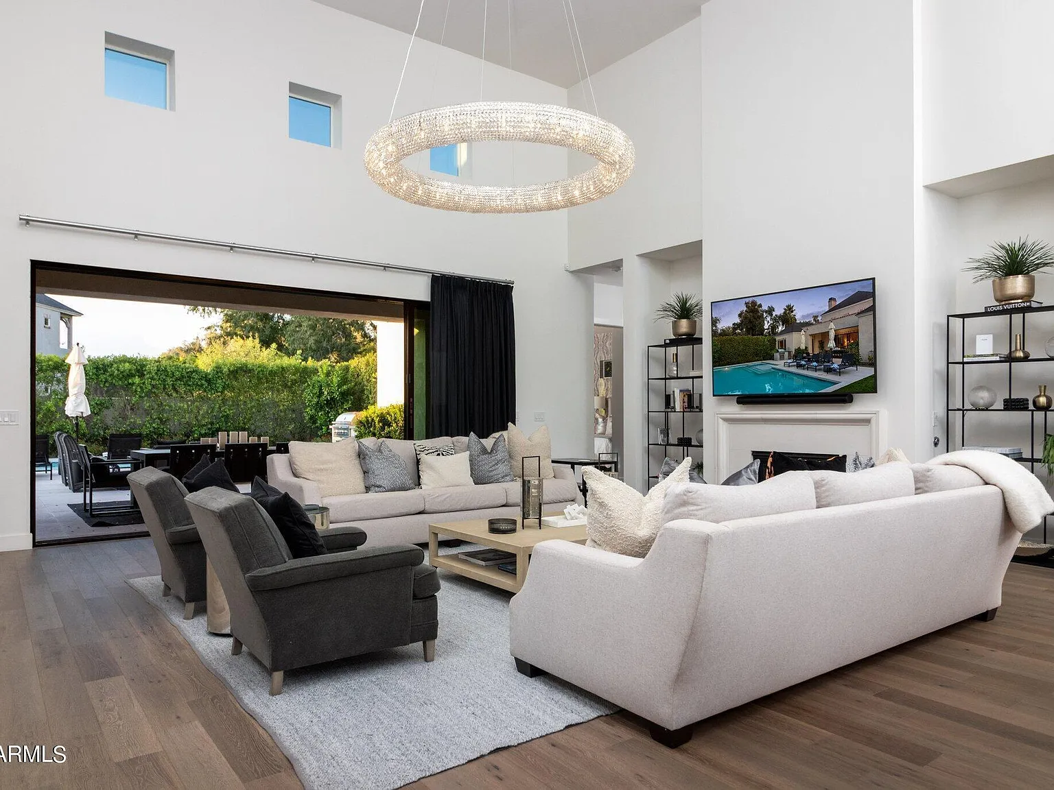 4 bed, 3.5 bath, 3278 sqft, $10,000 — Photo 1