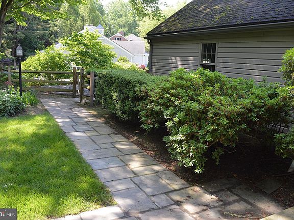 5th image of 4003 Heather Dr