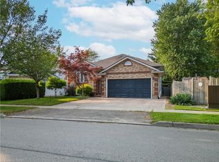 40 Balsam St, Welland, ON L3C7H2