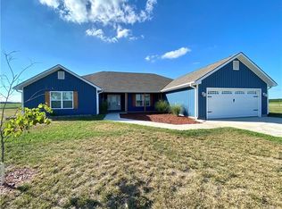 15003 Horizon Trl, Sweet Springs, MO 65351