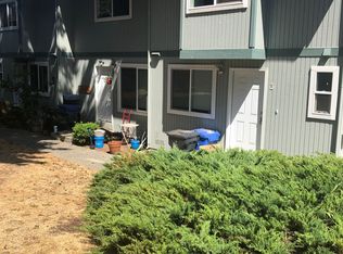 750 SW Harrier Cir #2, Oak Harbor, WA 98277