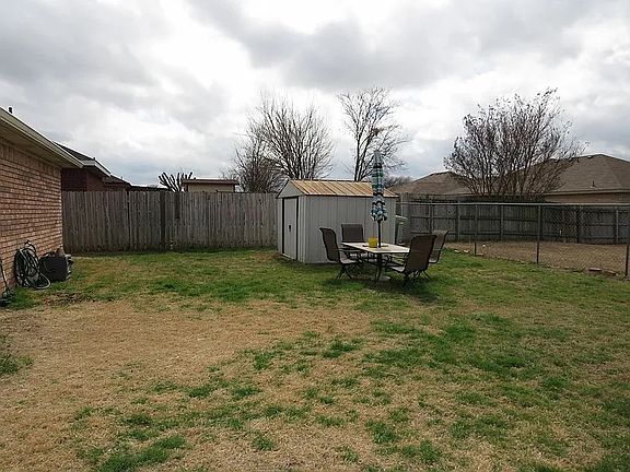 3rd image of 4301 Wade Dr