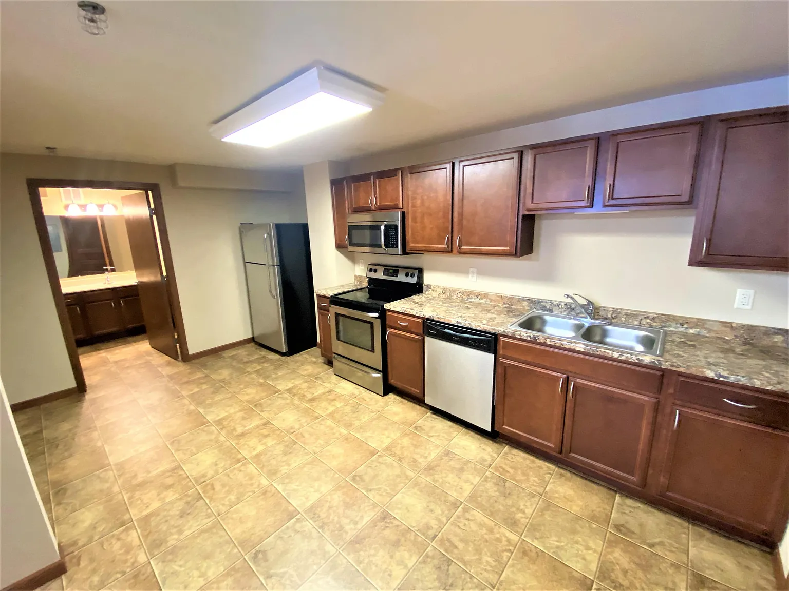 214 S Kline St - Roosevelt Apts - 22 — Photo 2