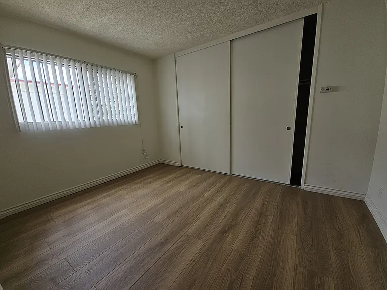 12427 Pacific Ave #3 — Photo 3