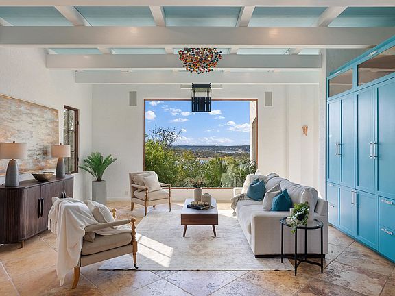 2nd image of 203 Bella Riva Dr