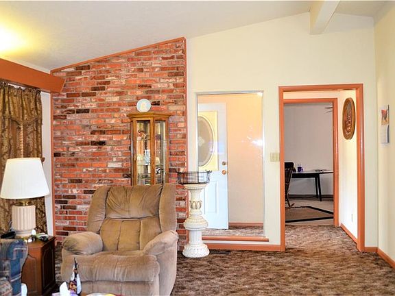 4th image of 706 N West St