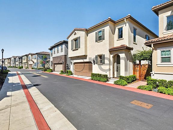 3rd image of 665 N Amarone Dr