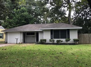 54 Caladium Ct, Lake Jackson, TX 77566