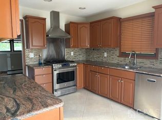 214 N Randolphville Rd, Piscataway, NJ 08854