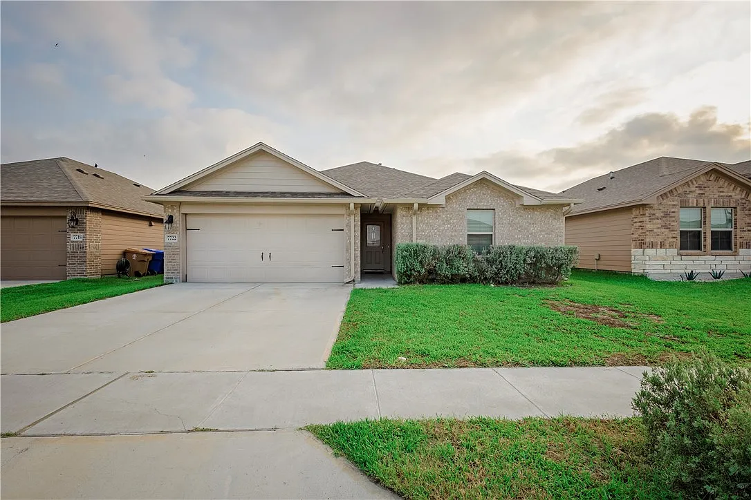 3 bed, 1415 sqft, $1,950 — Photo 1