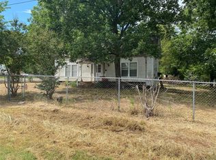 616 Heath St, Normangee, TX 77871