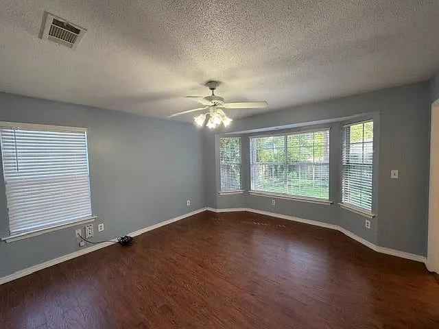 215 Elmwood St — Photo 5