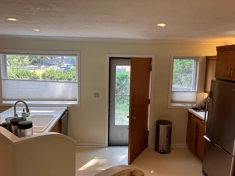 535 SW Walnut St — Photo 3