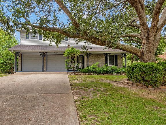 2nd image of 107 Bayou Glen St