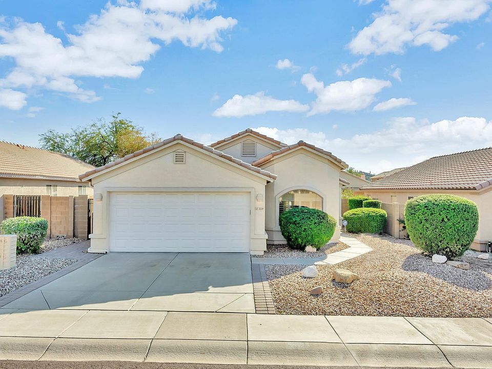 2219 E Mariposa Grande-large-001-12-Fron