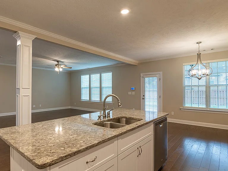 453 Arrowwood Dr — Photo 8