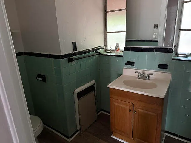 2738 Corprew Ave — Photo 9