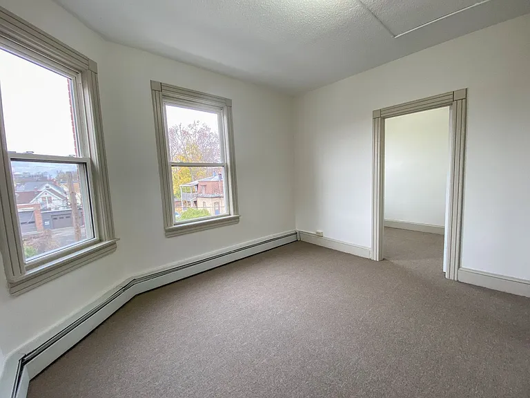 31-33 Bond St — Photo 49
