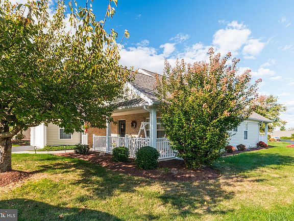 5th image of 221 Crestwood Ln