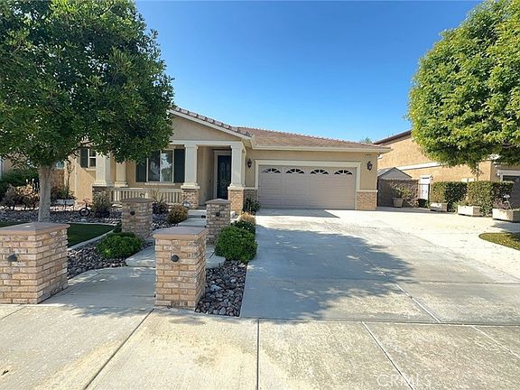 2nd image of 29265 Fenwick Cir